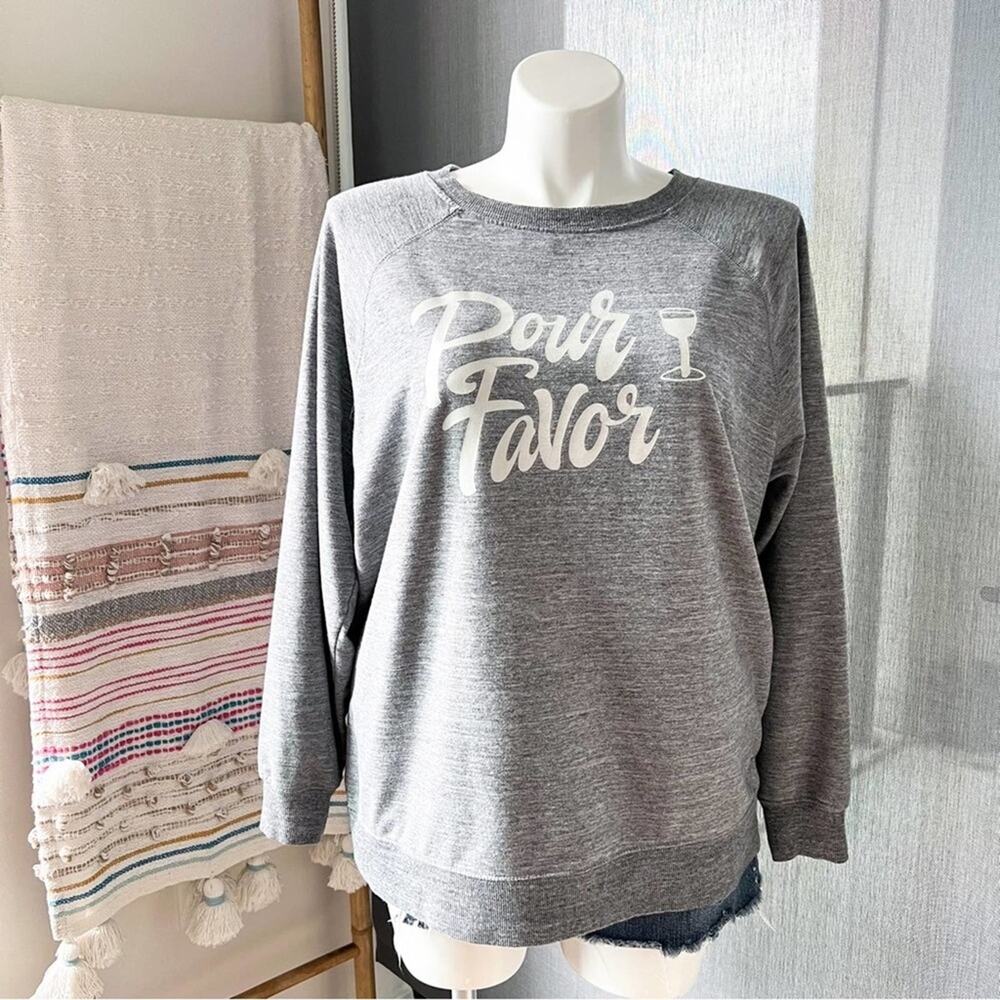 WILDFOX Pour Favor Grey Crewneck Pullover Sweatshirt Women’s Large - Picture 1 of 8